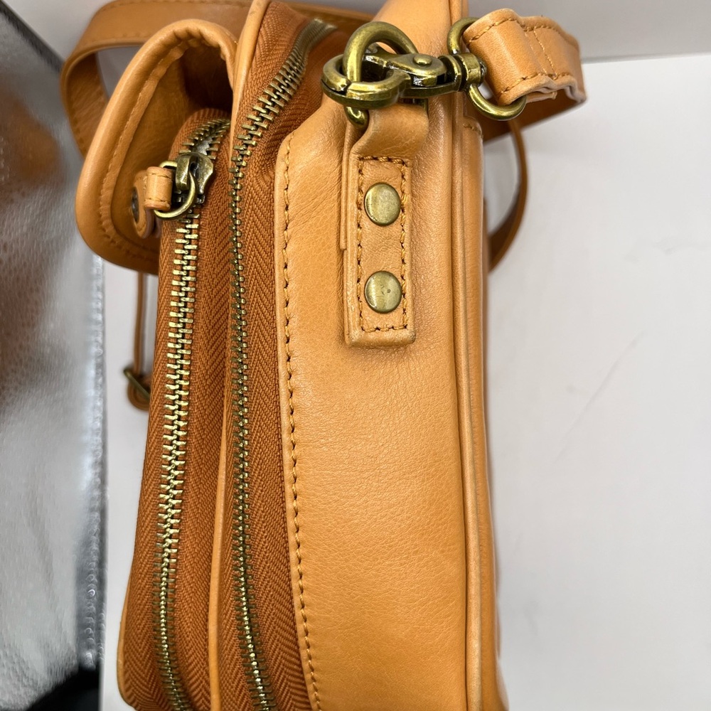 Minooy Naya Small Tan Leather Women's Crossbody Bag - Picture 4 of 13